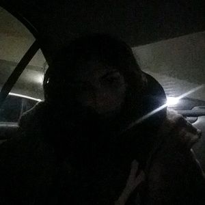 Meet your Posher, Demi